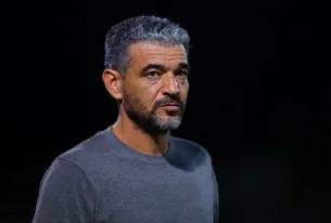 Τριπλό λάθος των μπουκ μετά τη διακοπή