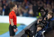 Με τρία ειδικά στοιχήματα