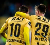 Με δυάδα που σχεδόν τετραπλασιάζει