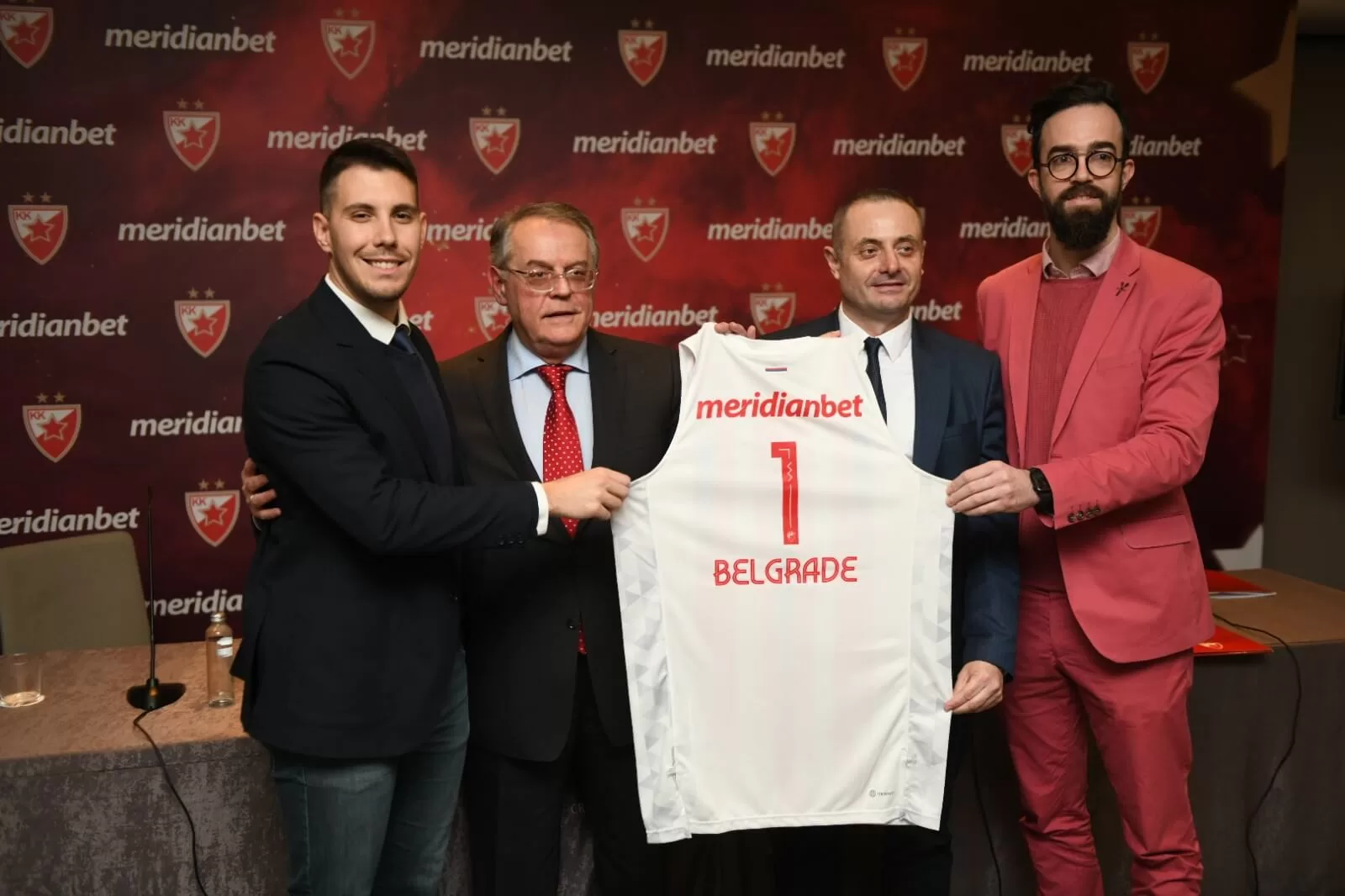 Ιστορική συνεργασία Ερυθρού Αστέρα και Meridianbet!