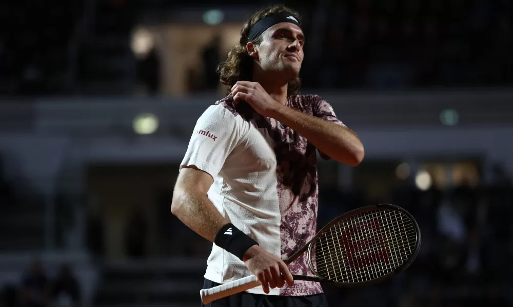 Τένις: Δύο επιλογές από το παιχνίδι του Τσιτσιπά