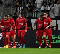 Στα μέτρα της Ατλέτικο Παραναένσε!