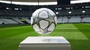 Ρίσκο στο Champions League με τριάδα αουτσάιντερ