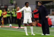 Με δύο αουτσάιντερ διπλά