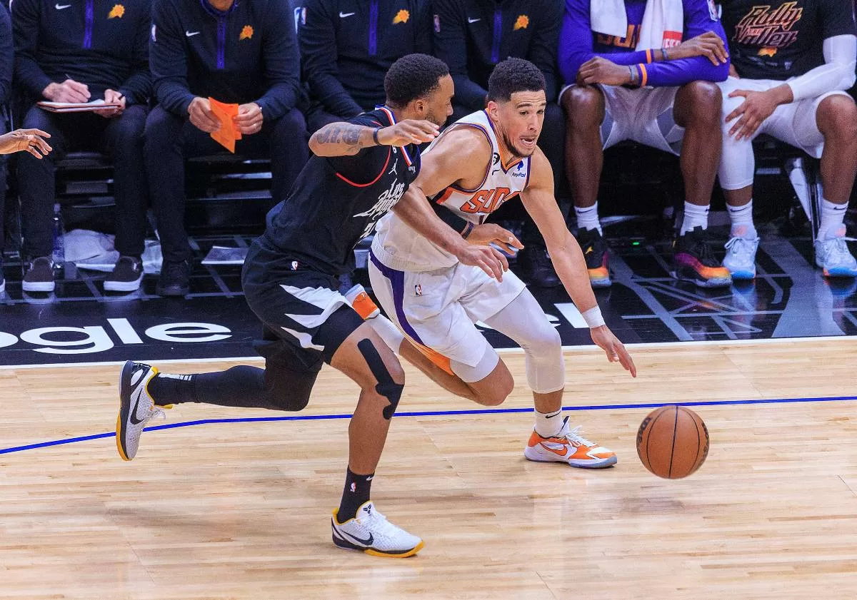 Προγνωστικά NBA (5/5): Ο Μπούκερ αναλαμβάνει τη δημιουργία