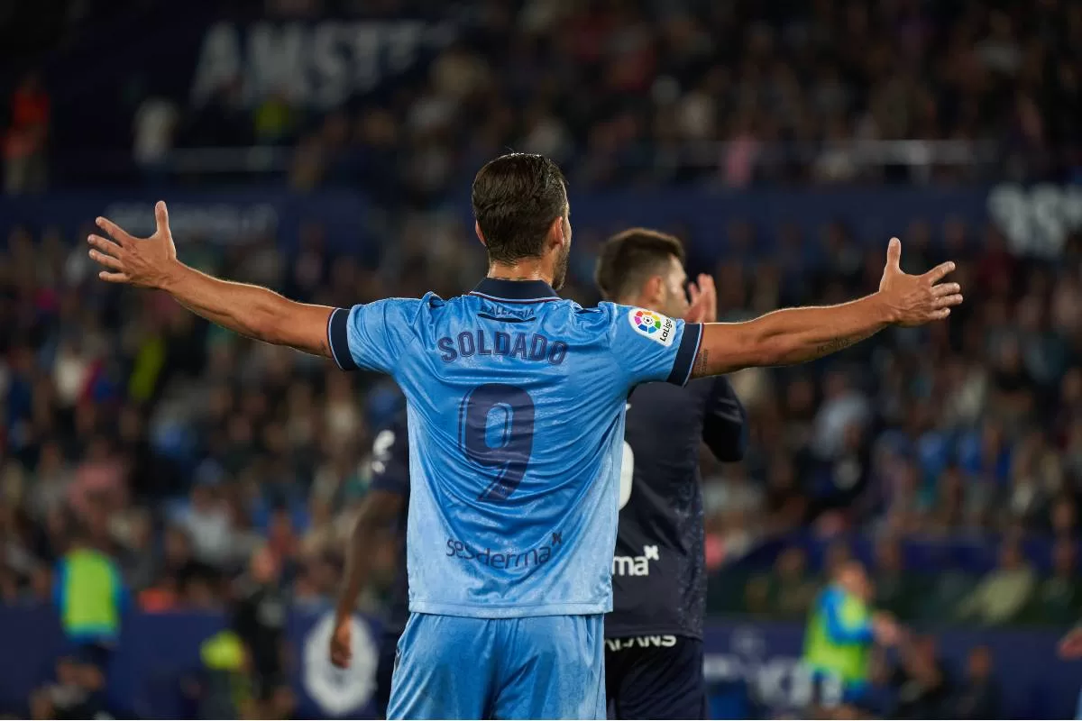 Με φαβορί και αουτσάιντερ το Σαββατοκύριακο