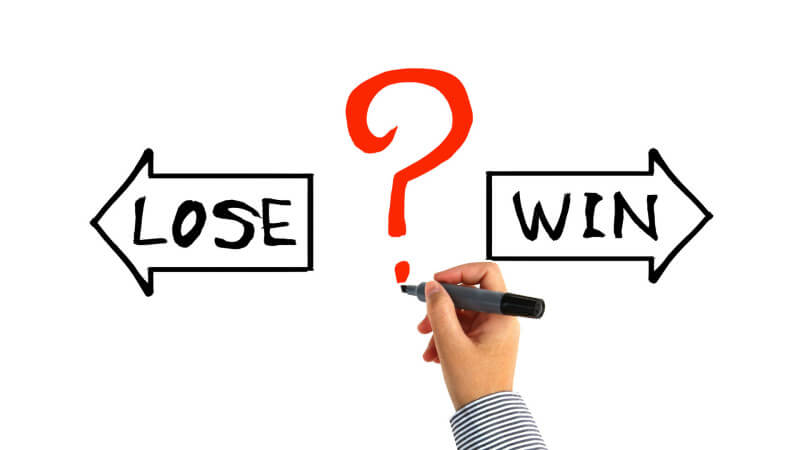 Ποιοι μας πληρώνουν και ποιοι τα… τρώνε;